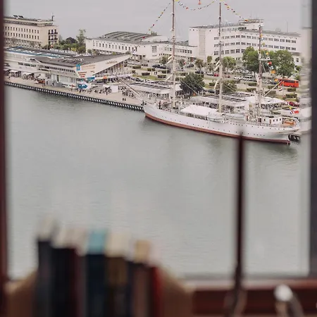 Seatowers 17 公寓 *